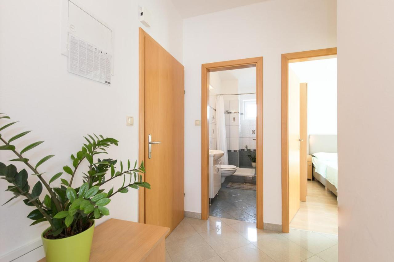 Apartment Cvijic Beige Punat Exterior foto