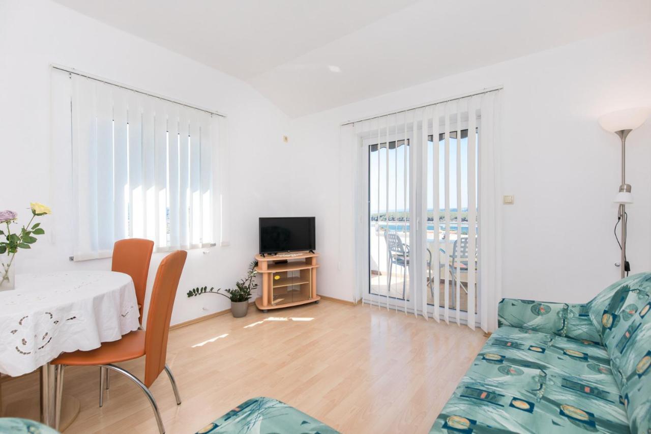 Apartment Cvijic Beige Punat Exterior foto