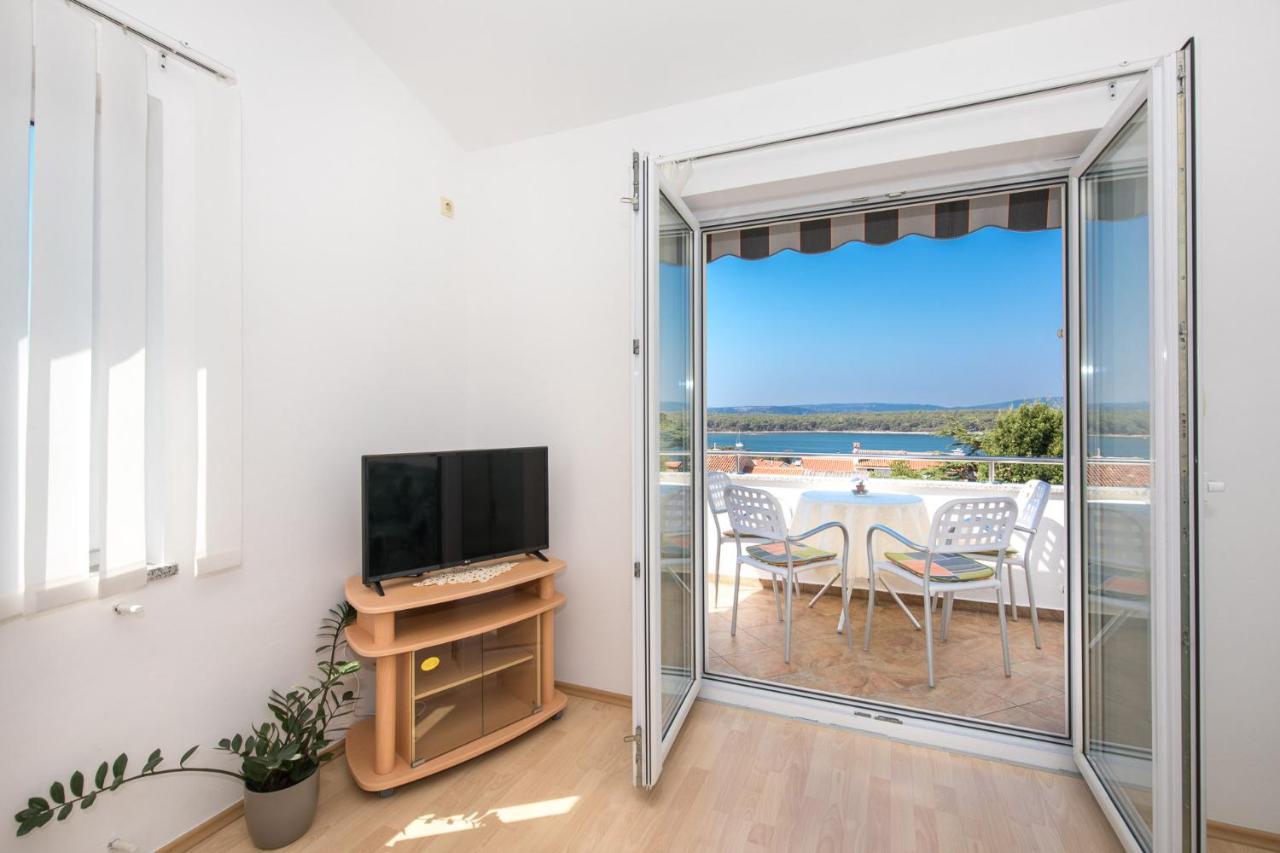 Apartment Cvijic Beige Punat Exterior foto