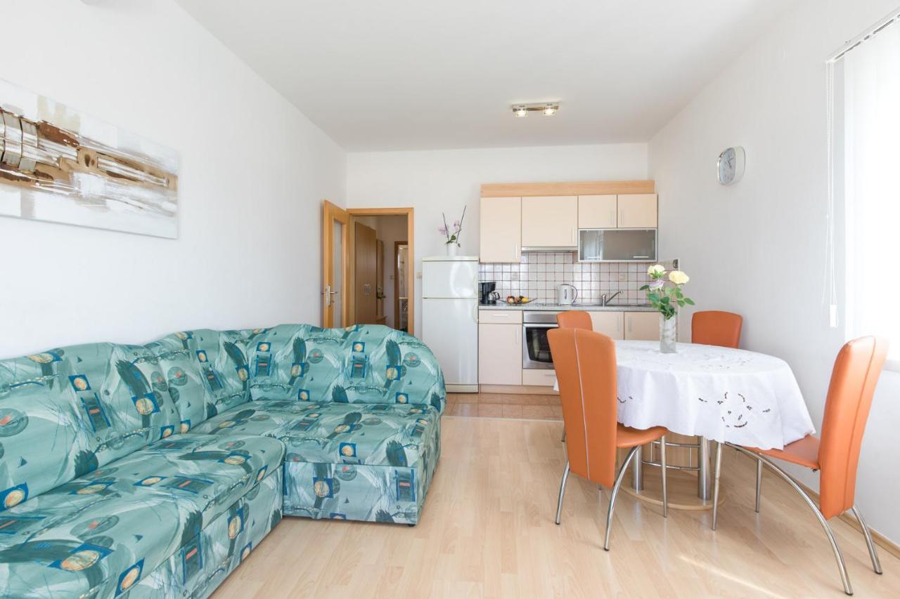 Apartment Cvijic Beige Punat Exterior foto